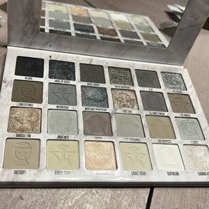 Jeffrey Star Cremated Eyeshadow palette
